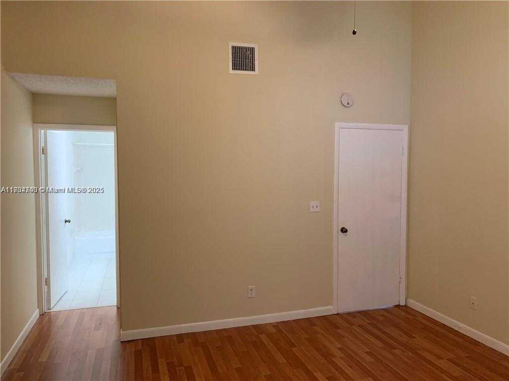 Small Image of 3401 NW 44th St, Lauderdale Lakes, FL 33309, USA Number 21