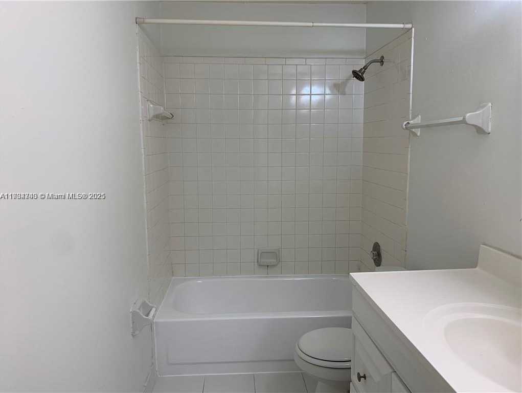 Small Image of 3401 NW 44th St, Lauderdale Lakes, FL 33309, USA Number 24