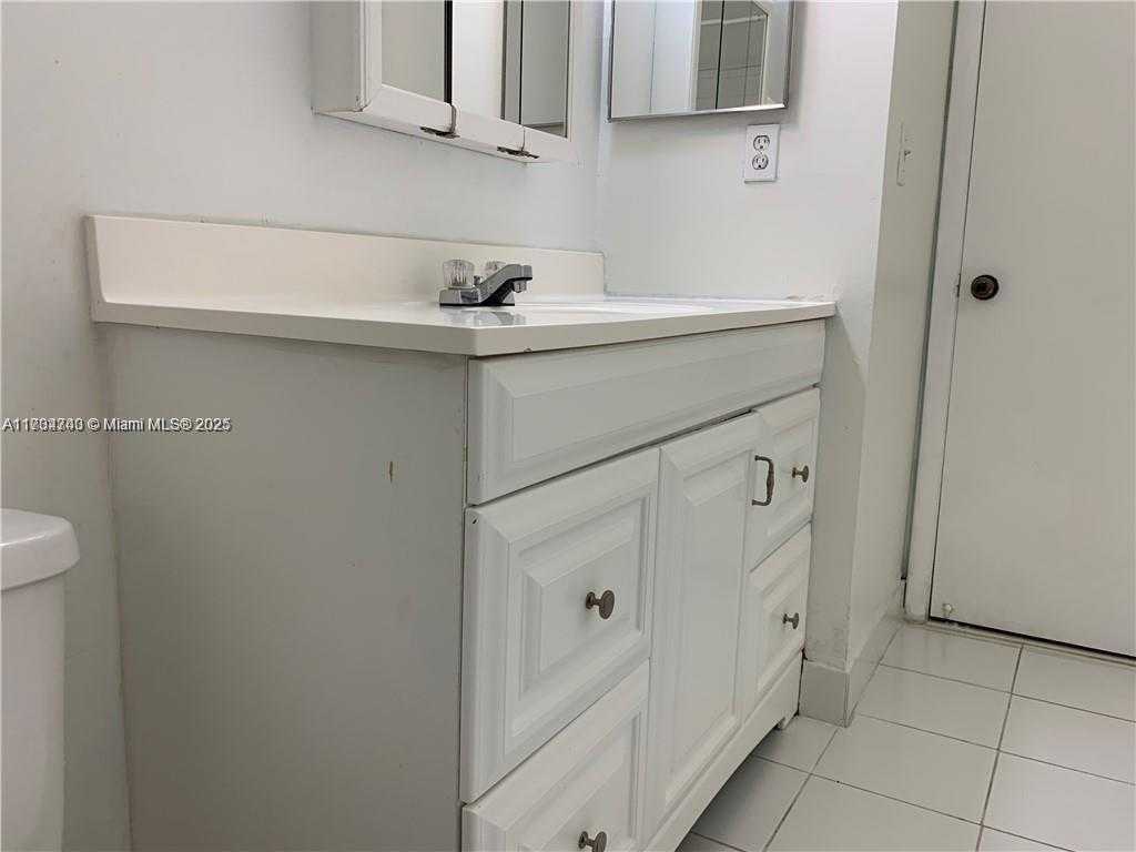 Small Image of 3401 NW 44th St, Lauderdale Lakes, FL 33309, USA Number 26