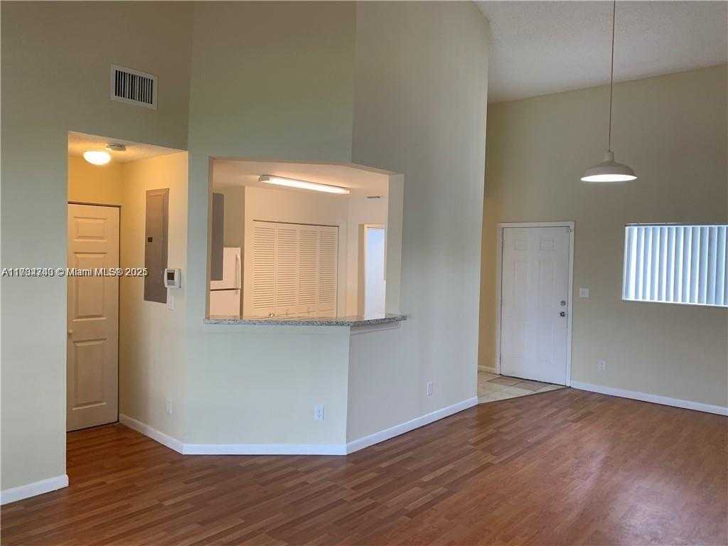 Small Image of 3401 NW 44th St, Lauderdale Lakes, FL 33309, USA Number 4