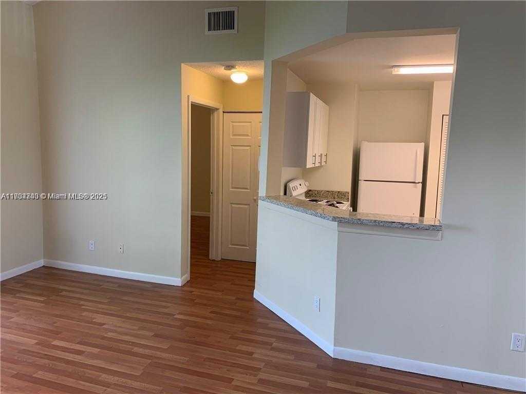 Small Image of 3401 NW 44th St, Lauderdale Lakes, FL 33309, USA Number 5