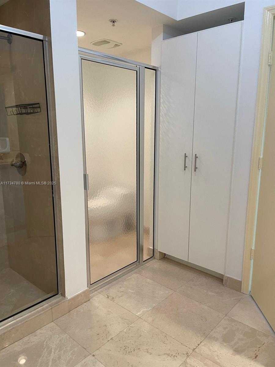 Small Image of 15051 ROYAL OAKS LN #1103, North Miami Number 10