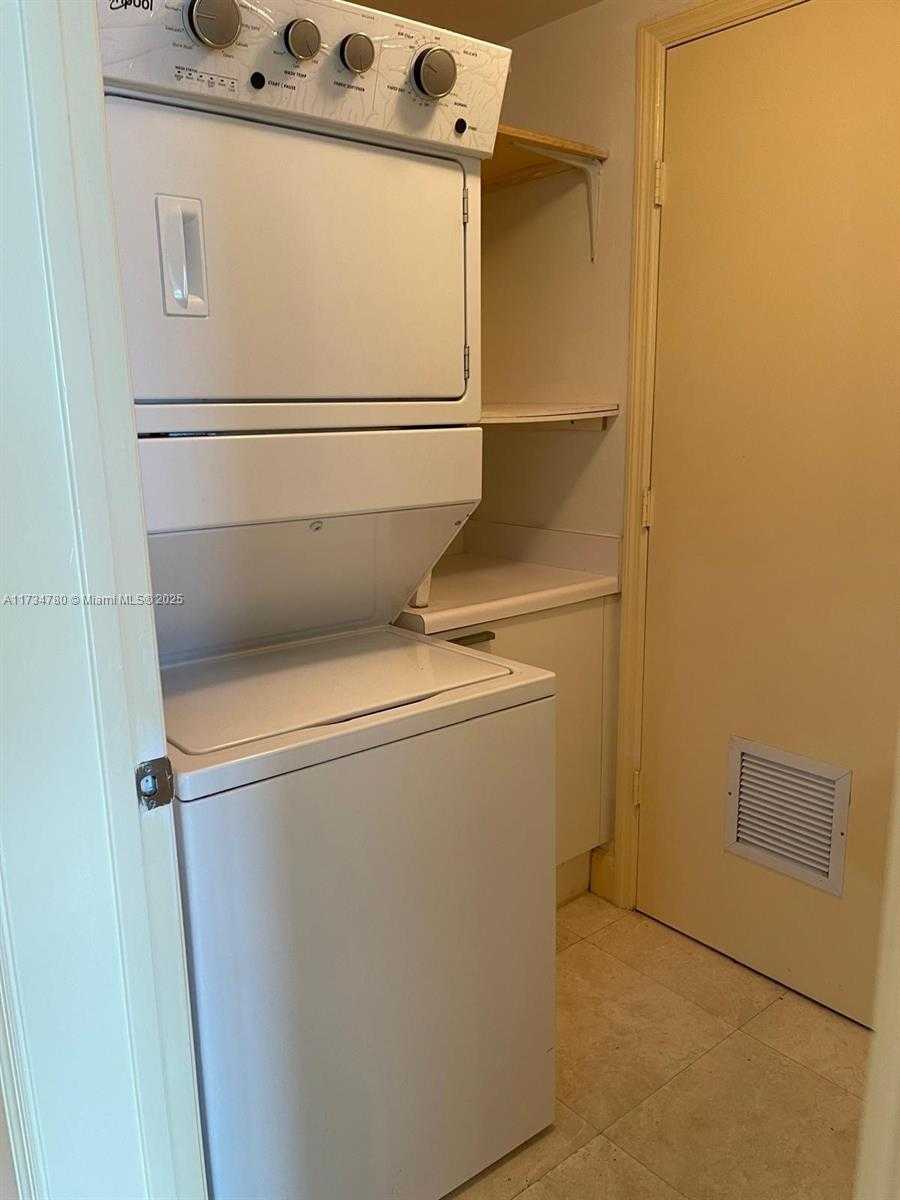 Small Image of 15051 ROYAL OAKS LN #1103, North Miami Number 20