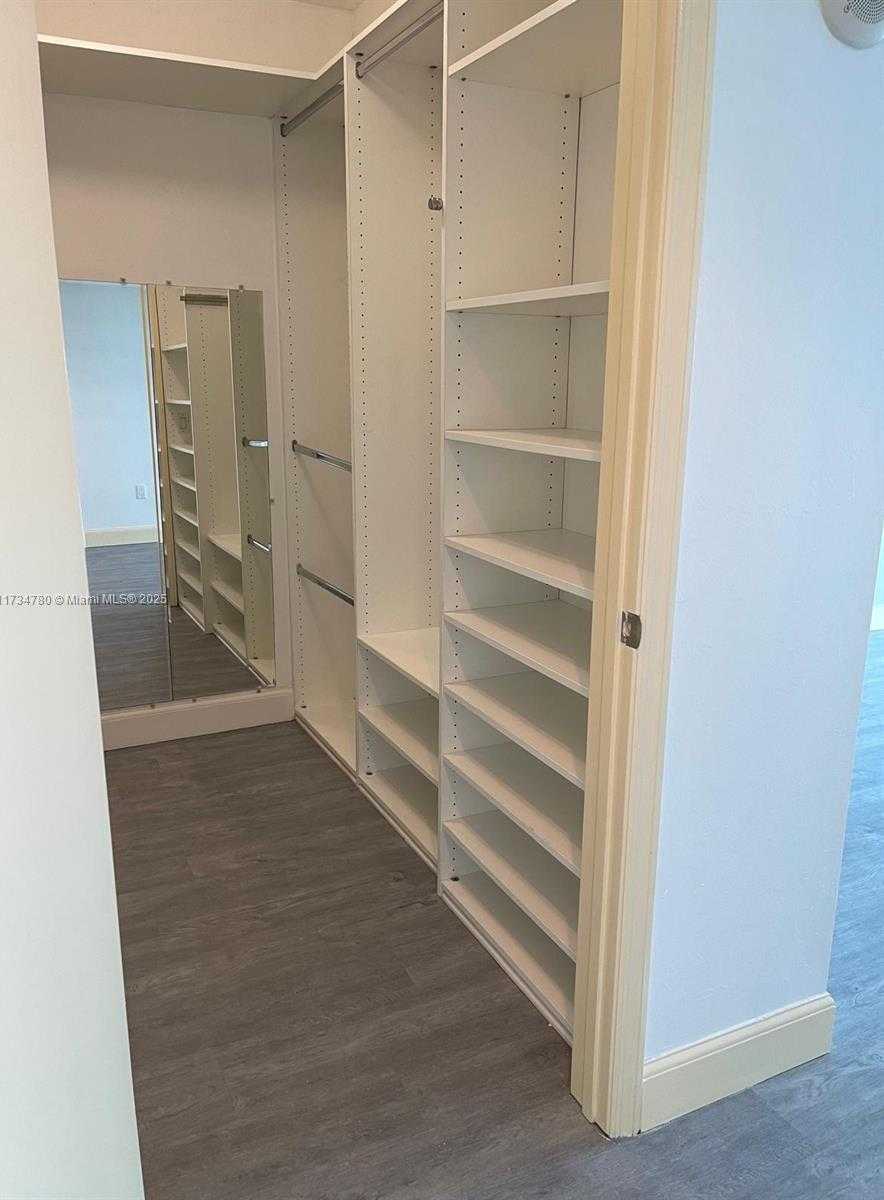 Small Image of 15051 ROYAL OAKS LN #1103, North Miami Number 22