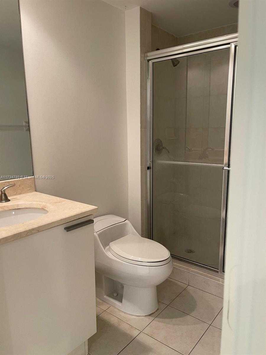 Small Image of 15051 ROYAL OAKS LN #1103, North Miami Number 27