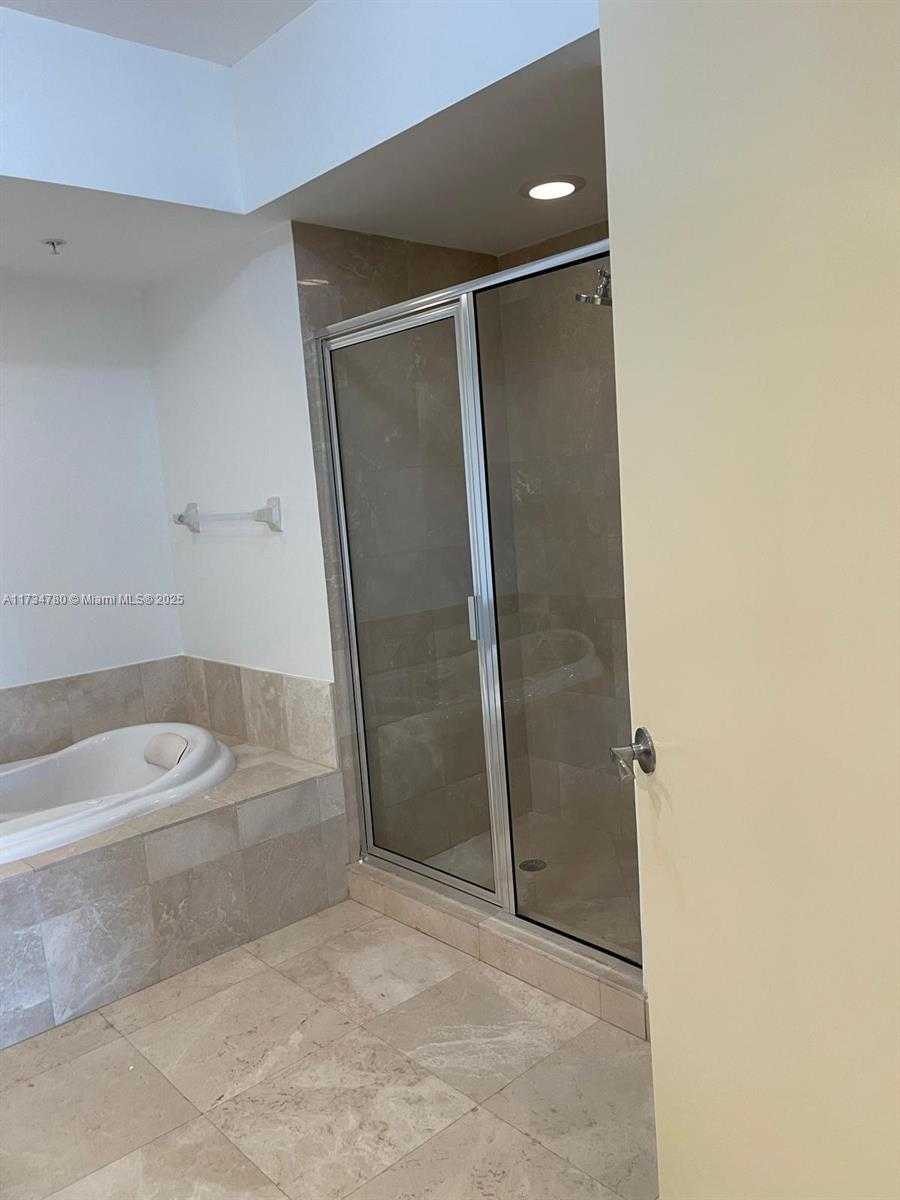 Small Image of 15051 ROYAL OAKS LN #1103, North Miami Number 6