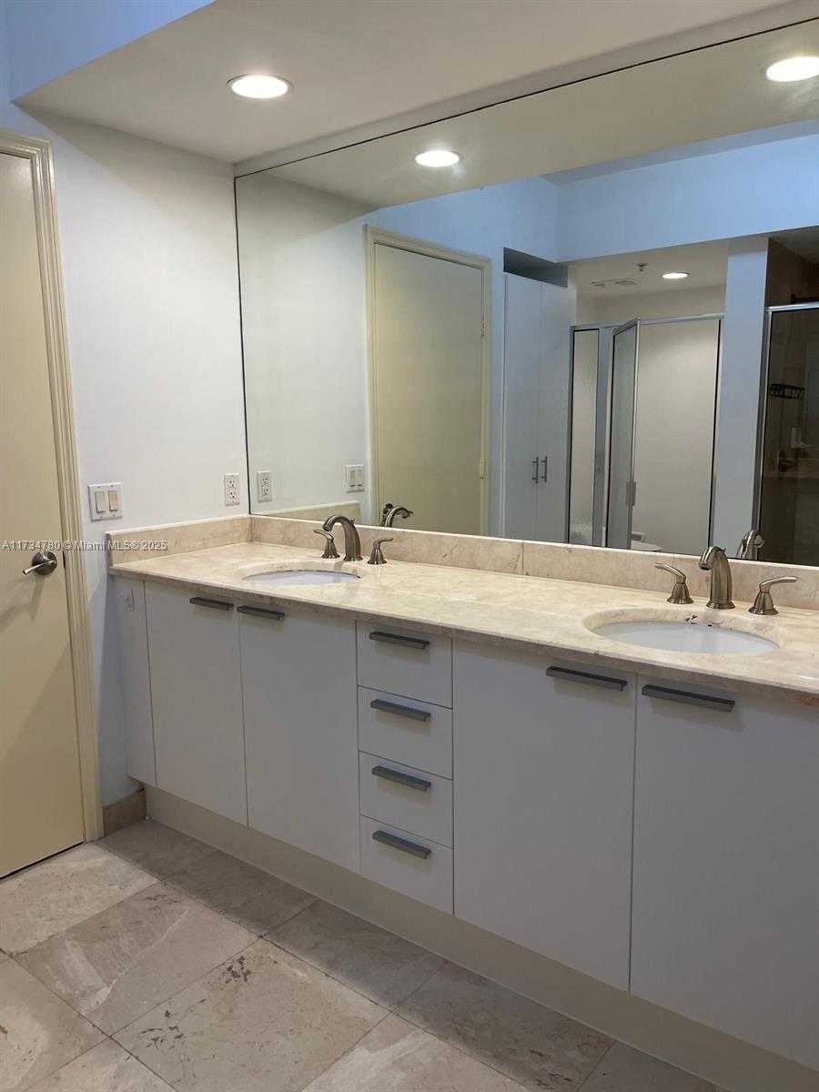 Small Image of 15051 ROYAL OAKS LN #1103, North Miami Number 7