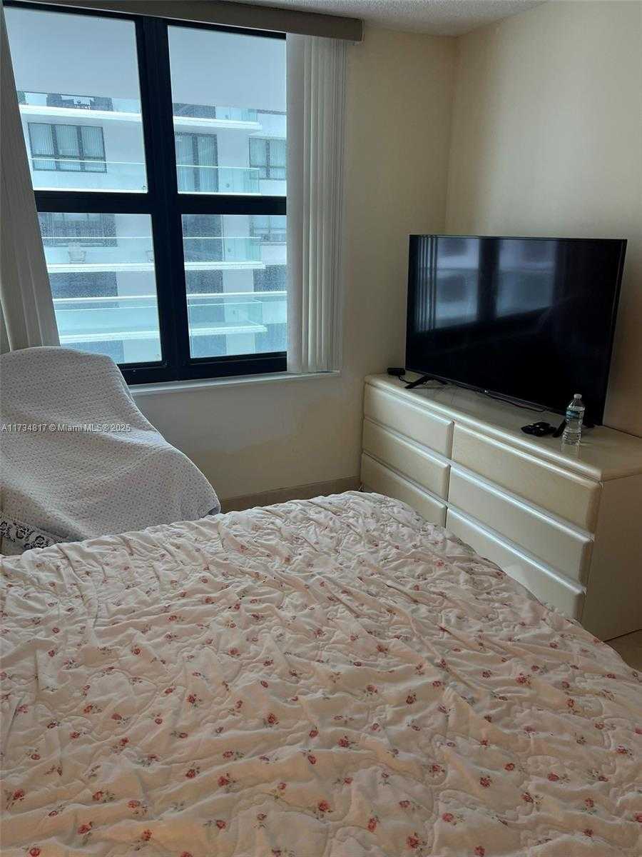 Small Image of 9801 COLLINS AVE #17J, Bal Harbour Number 11