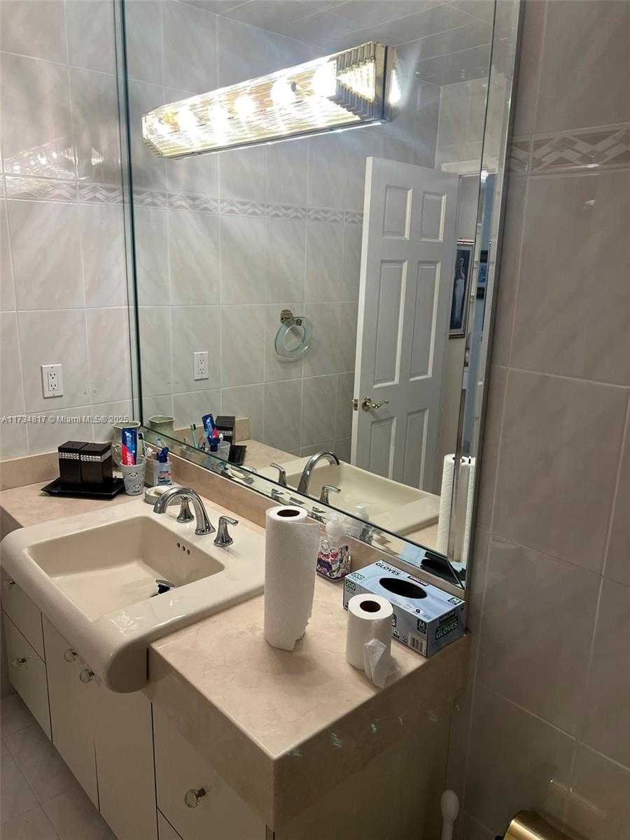 Small Image of 9801 COLLINS AVE #17J, Bal Harbour Number 20