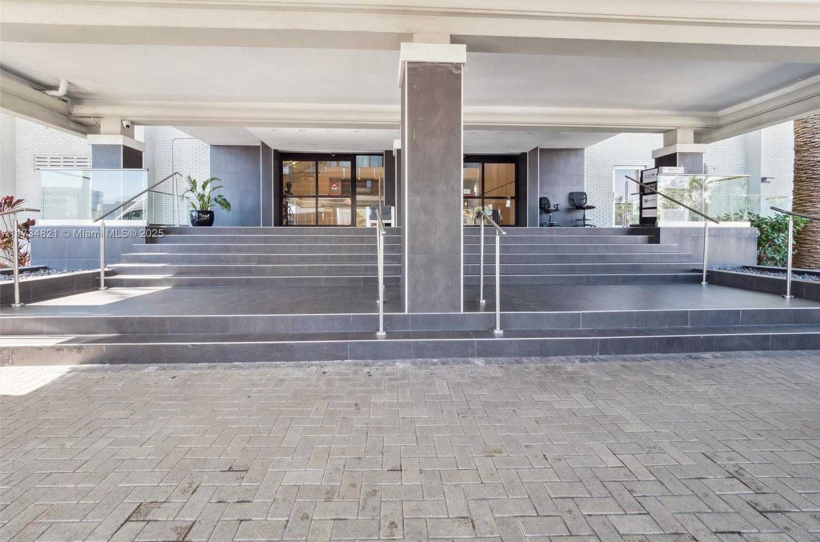 Small Image of 6770 INDIAN CREEK DR #14C, Miami Beach Number 21