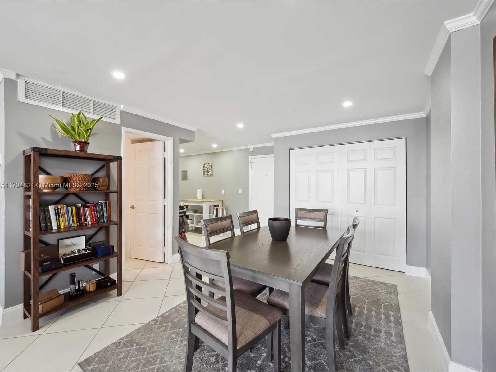 Small Image of 6770 INDIAN CREEK DR #14C, Miami Beach Number 9