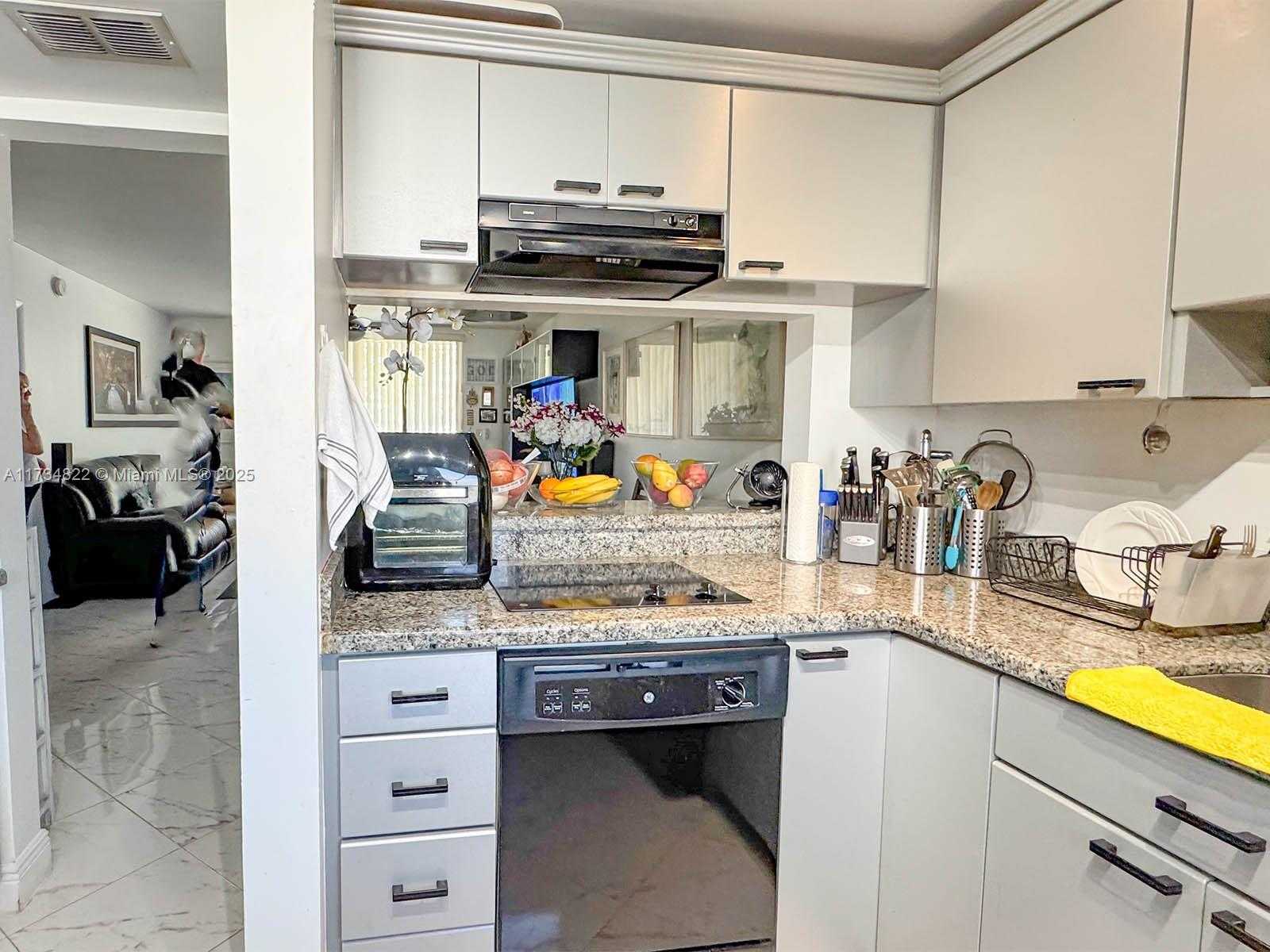 Small Image of 2930 POINT EAST DR #E109, Aventura Number 11