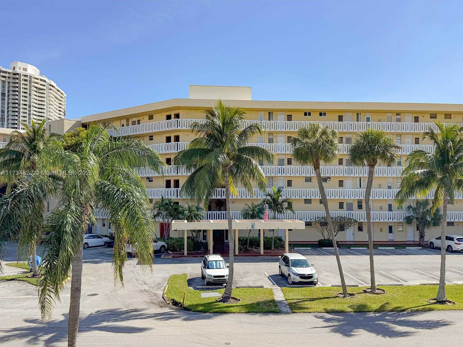 Small Image of 2930 POINT EAST DR #E109, Aventura Number 3