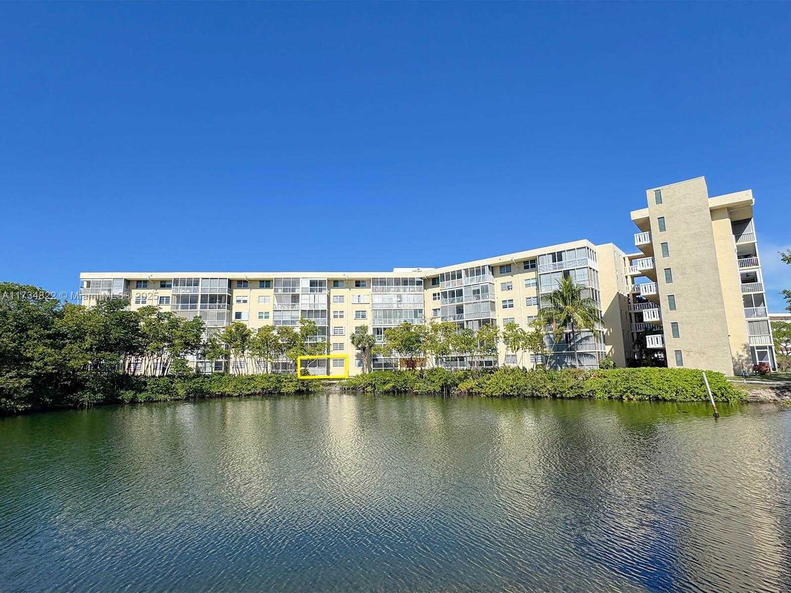 Small Image of 2930 POINT EAST DR #E109, Aventura Number 32