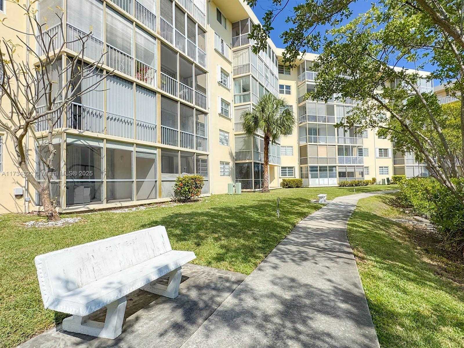 Small Image of 2930 POINT EAST DR #E109, Aventura Number 49