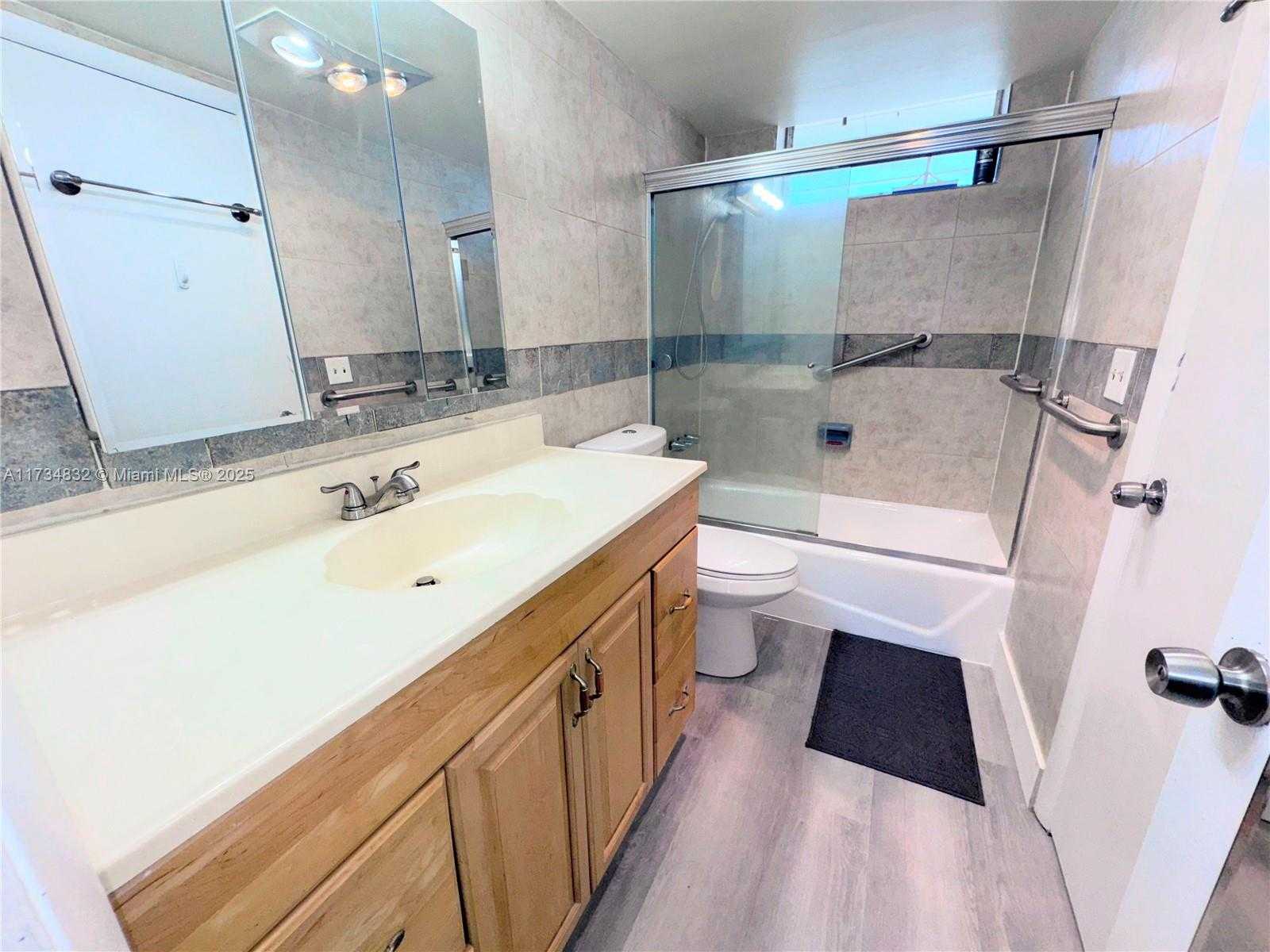 Small Image of 2930 POINT EAST DR #E510, Aventura Number 10