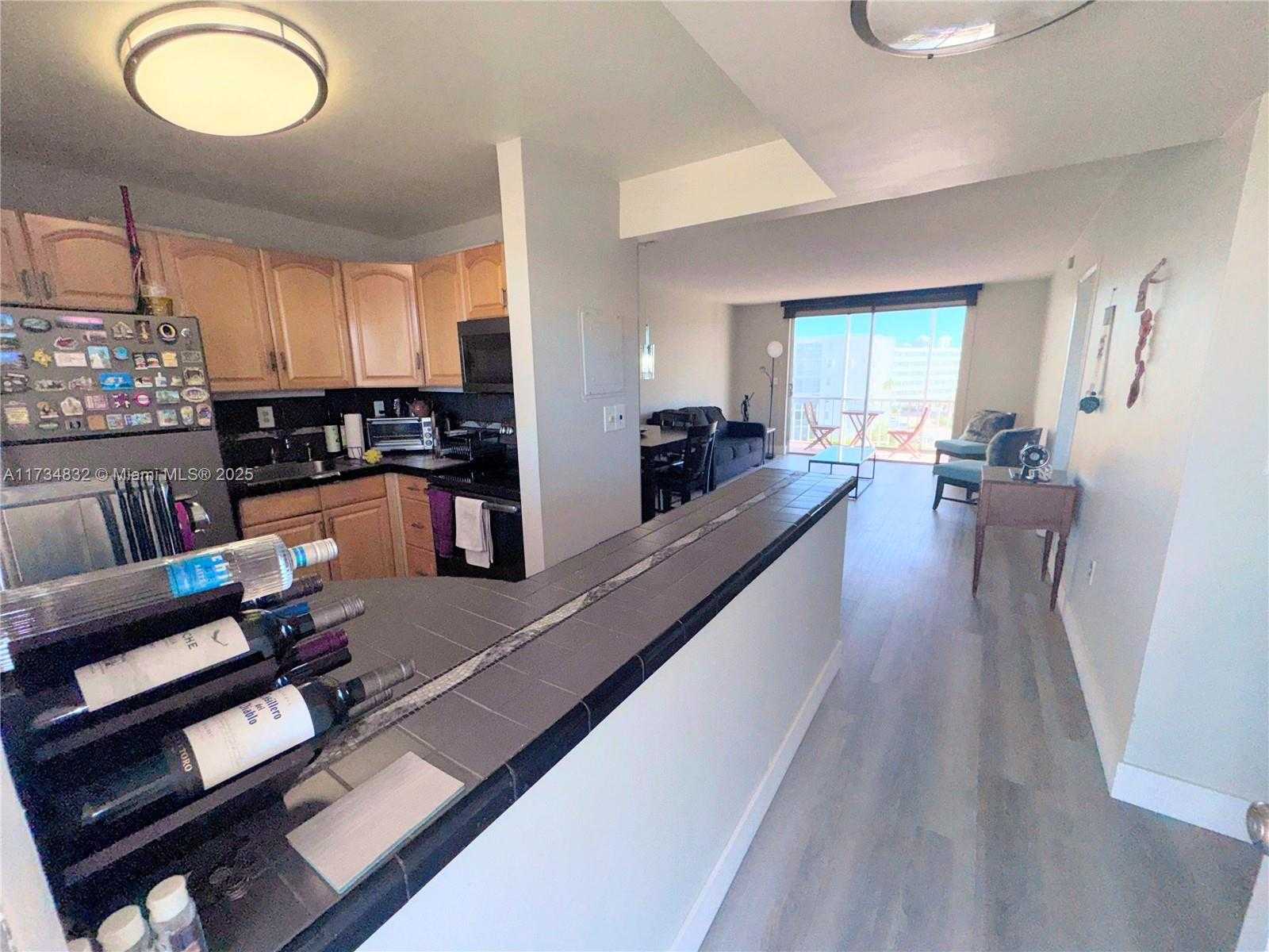 Small Image of 2930 POINT EAST DR #E510, Aventura Number 3