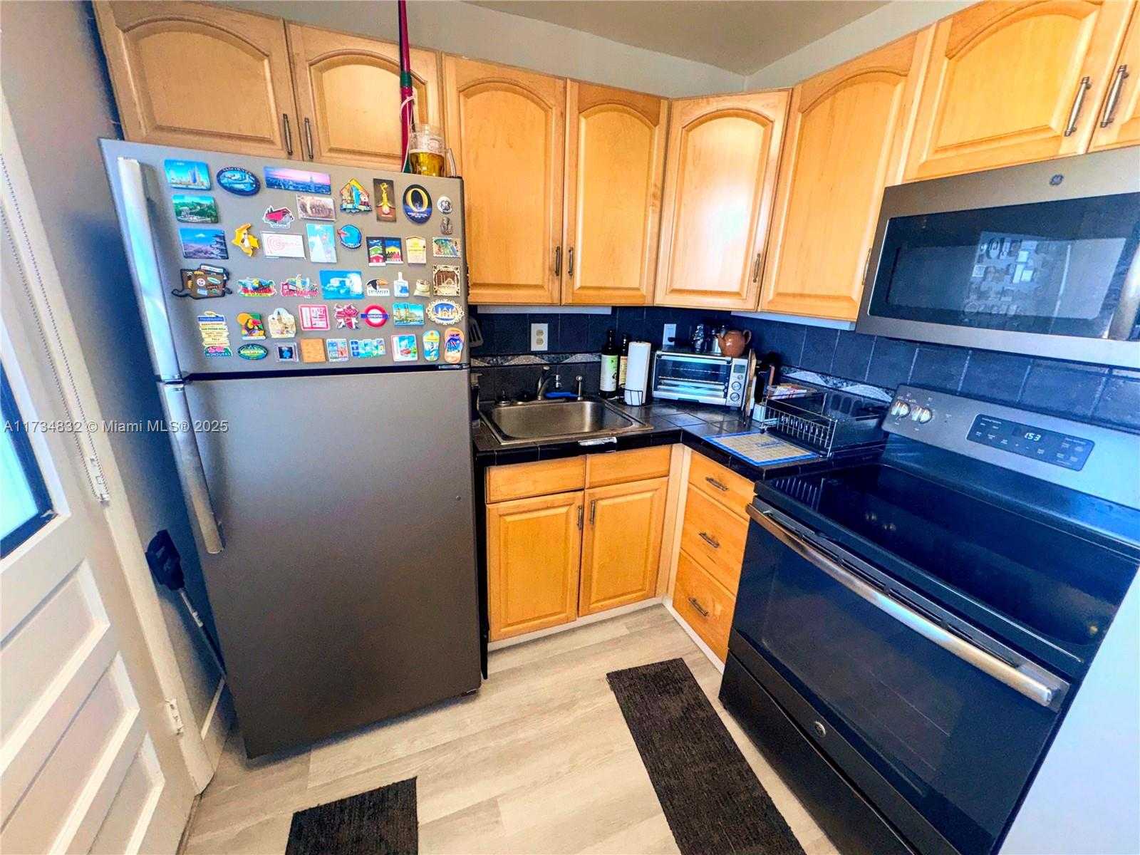 Small Image of 2930 POINT EAST DR #E510, Aventura Number 4