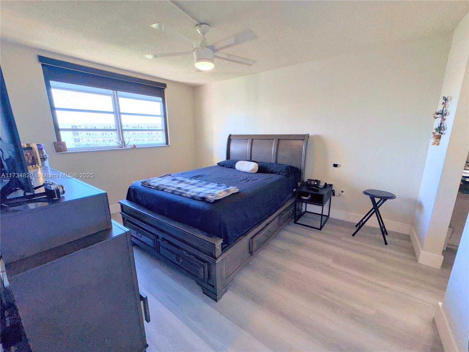 Small Image of 2930 POINT EAST DR #E510, Aventura Number 7