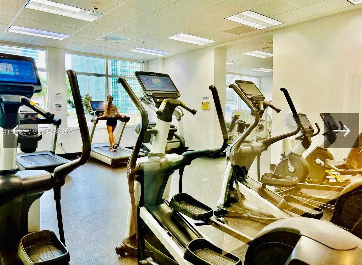 Small Image of 1200 BRICKELL BAY DR #2514, Miami Number 24