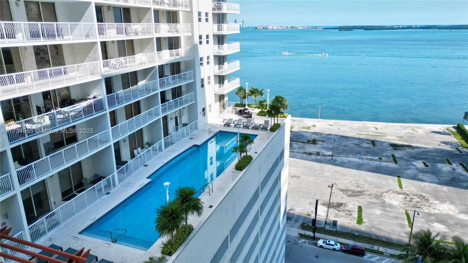 Small Image of 1200 BRICKELL BAY DR #2514, Miami Number 7