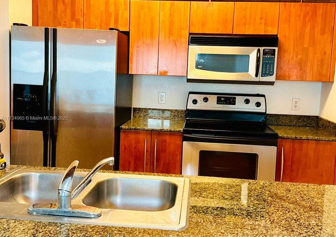 Small Image of 1200 BRICKELL BAY DR #2514, Miami Number 9