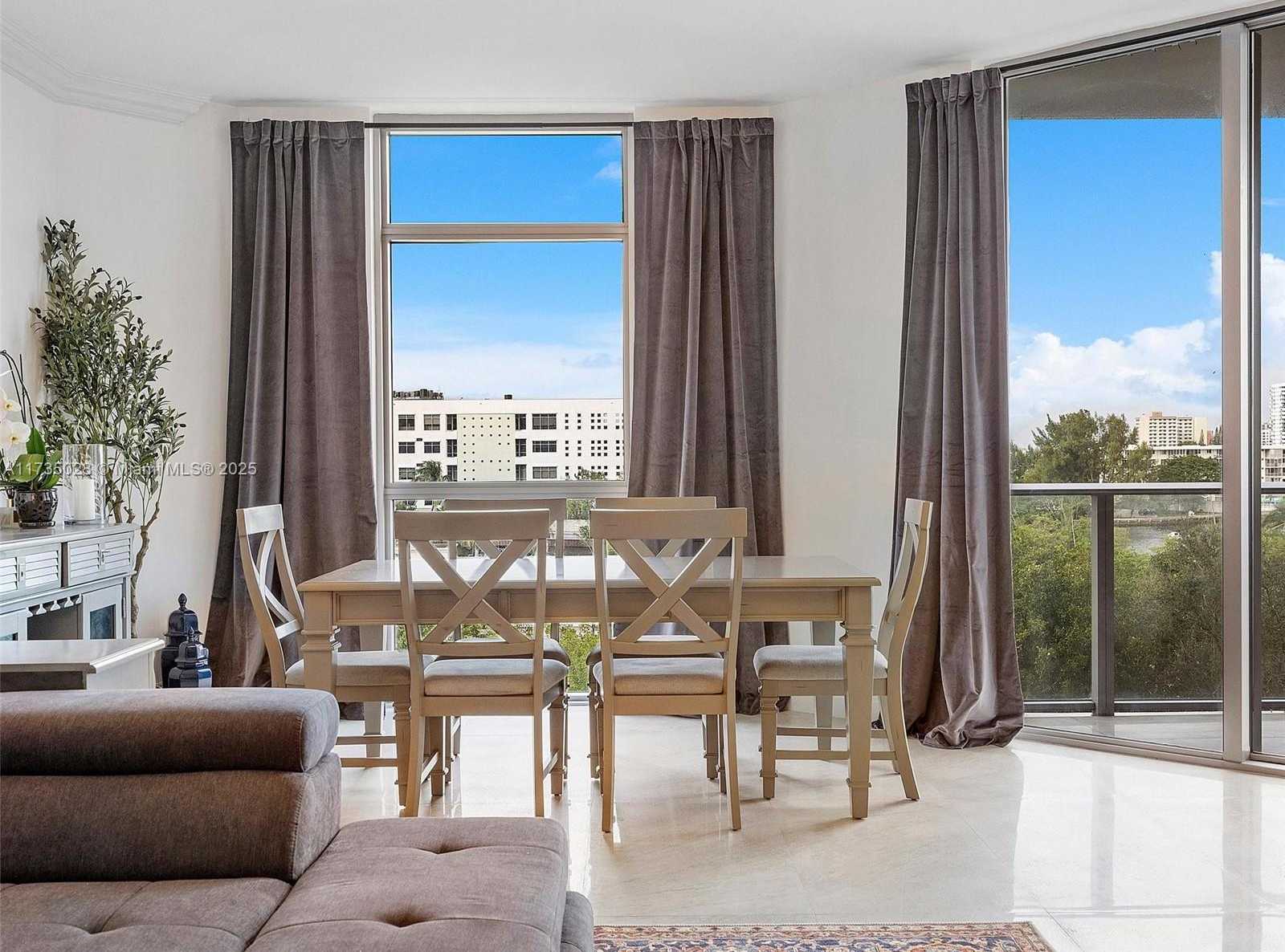 Small Image of 17301 BISCAYNE BLVD #506, North Miami Beach Number 10