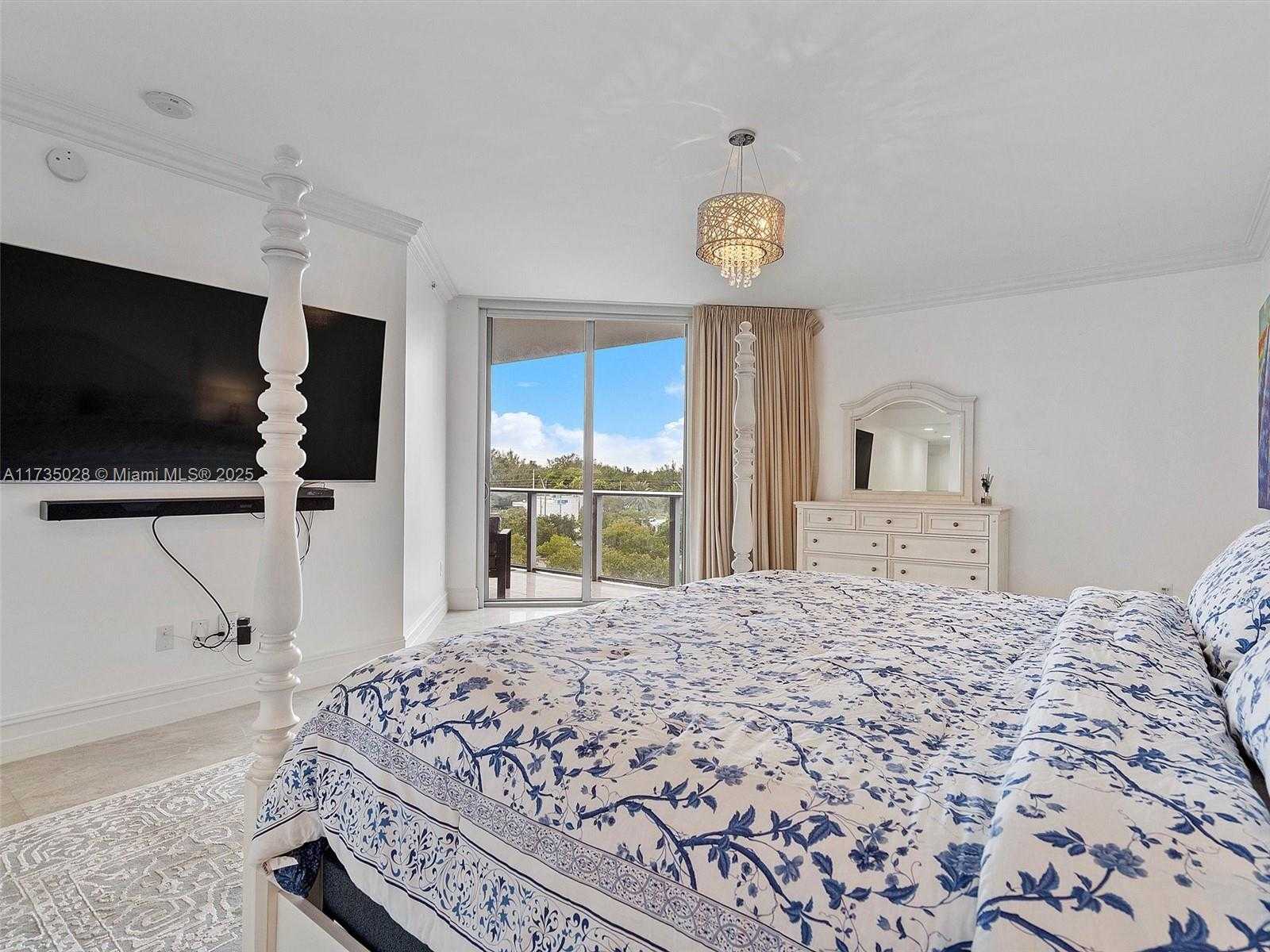 Small Image of 17301 BISCAYNE BLVD #506, North Miami Beach Number 15