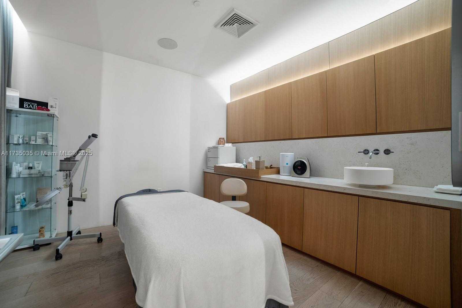 Small Image of 8701 COLLINS AVE #1601, Miami Beach Number 64