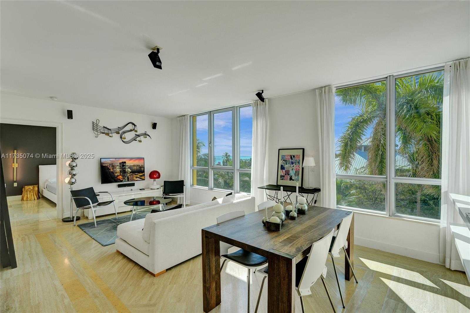 Small Image of 101 OCEAN DR #506, Miami Beach Number 2