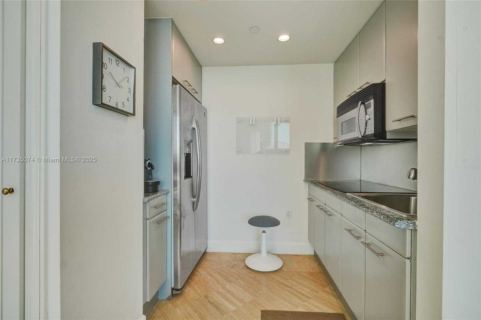 Small Image of 101 OCEAN DR #506, Miami Beach Number 8