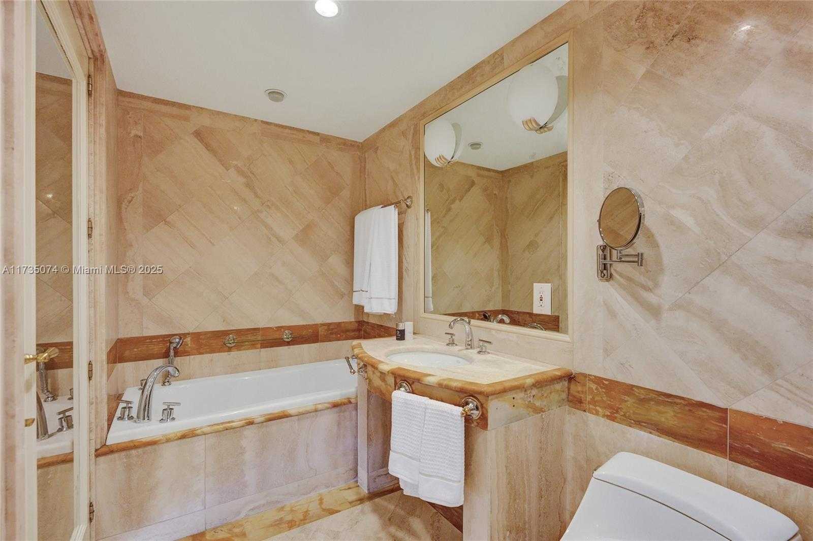 Small Image of 101 OCEAN DR #506, Miami Beach Number 9
