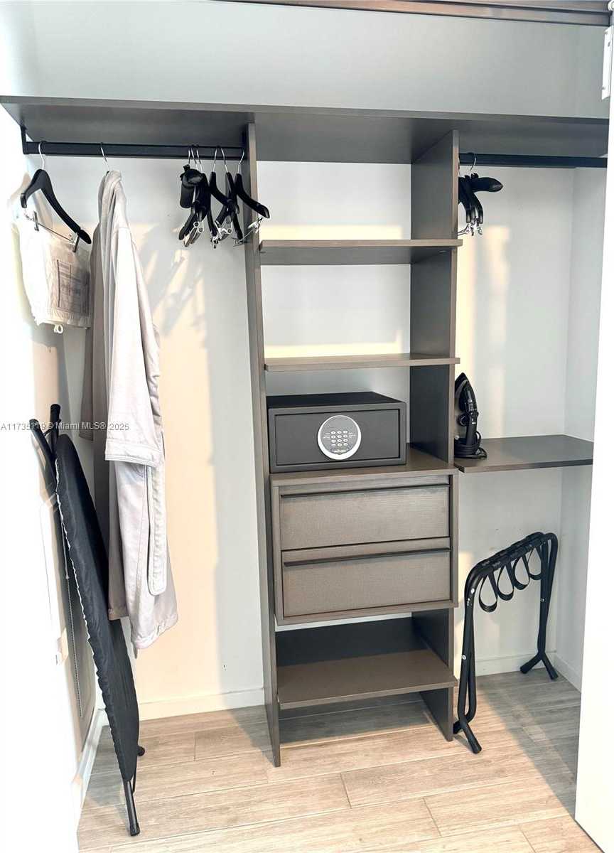 Small Image of 398 NORTH EAST 5TH ST #1510, Miami Number 31