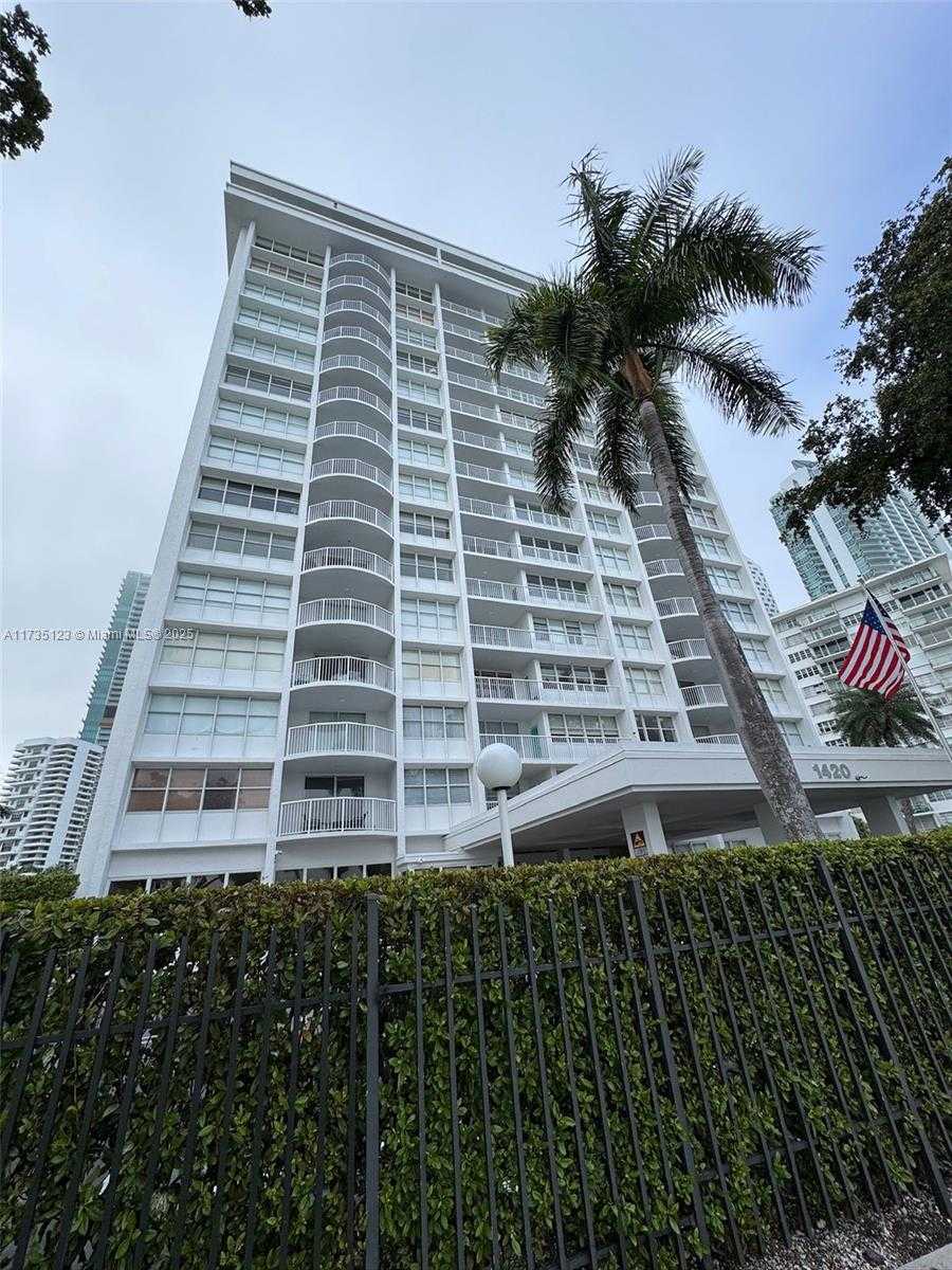 Small Image of 1420 BRICKELL BAY DR #306D, Miami Number 18