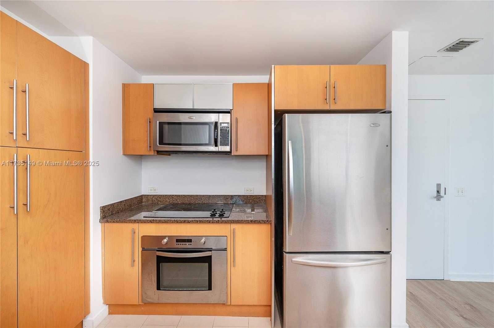 Small Image of 300 SOUTH BISCAYNE BLVD #T-1905, Miami Number 2