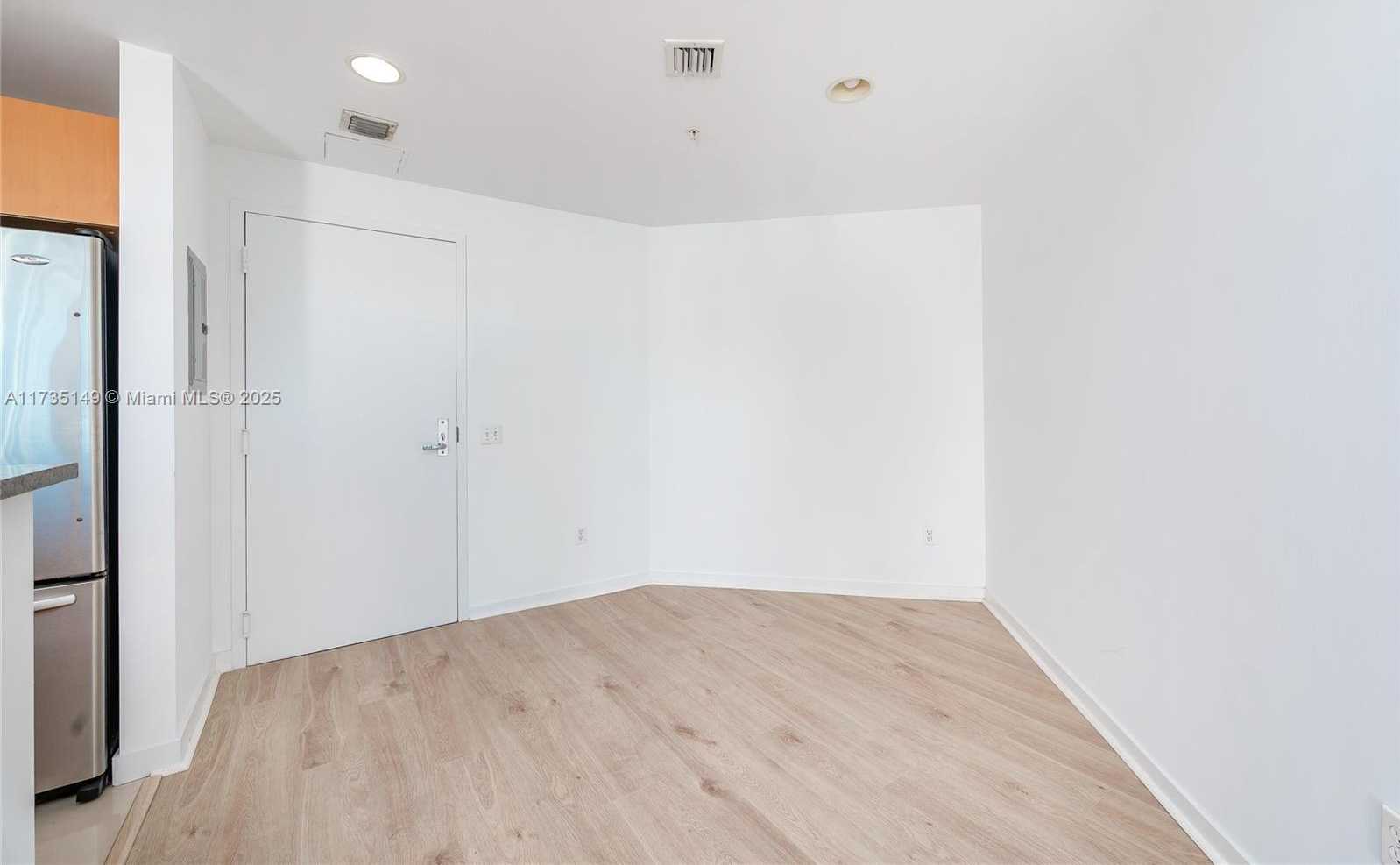 Small Image of 300 SOUTH BISCAYNE BLVD #T-1905, Miami Number 7