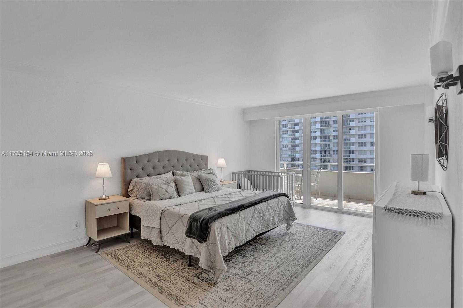 Small Image of 5600 COLLINS AVE #9T, Miami Beach Number 12
