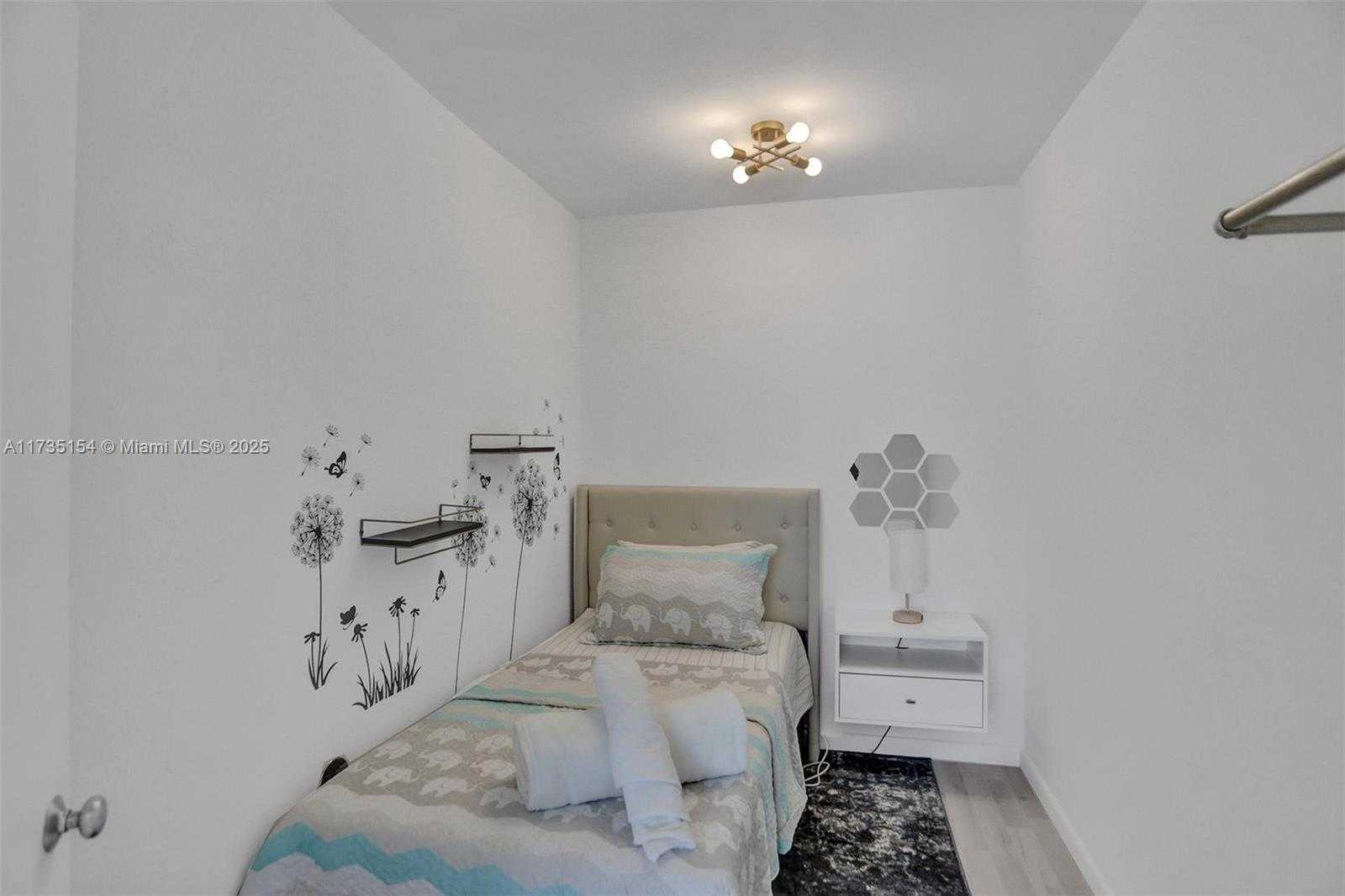 Small Image of 5600 COLLINS AVE #9T, Miami Beach Number 14