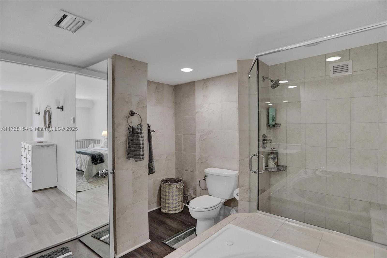 Small Image of 5600 COLLINS AVE #9T, Miami Beach Number 15