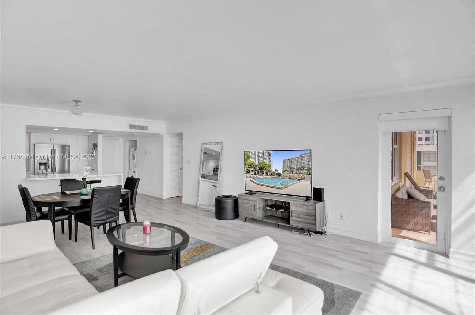 Small Image of 5600 COLLINS AVE #9T, Miami Beach Number 7