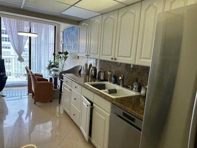 Small Image of 210 174TH ST #1909, Sunny Isles Beach Number 4