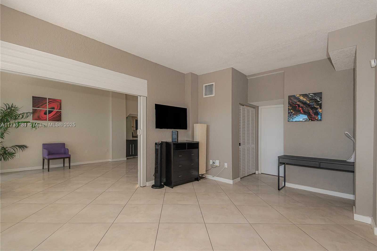 Small Image of 11111 BISCAYNE BLVD #1G/116, Miami Number 19