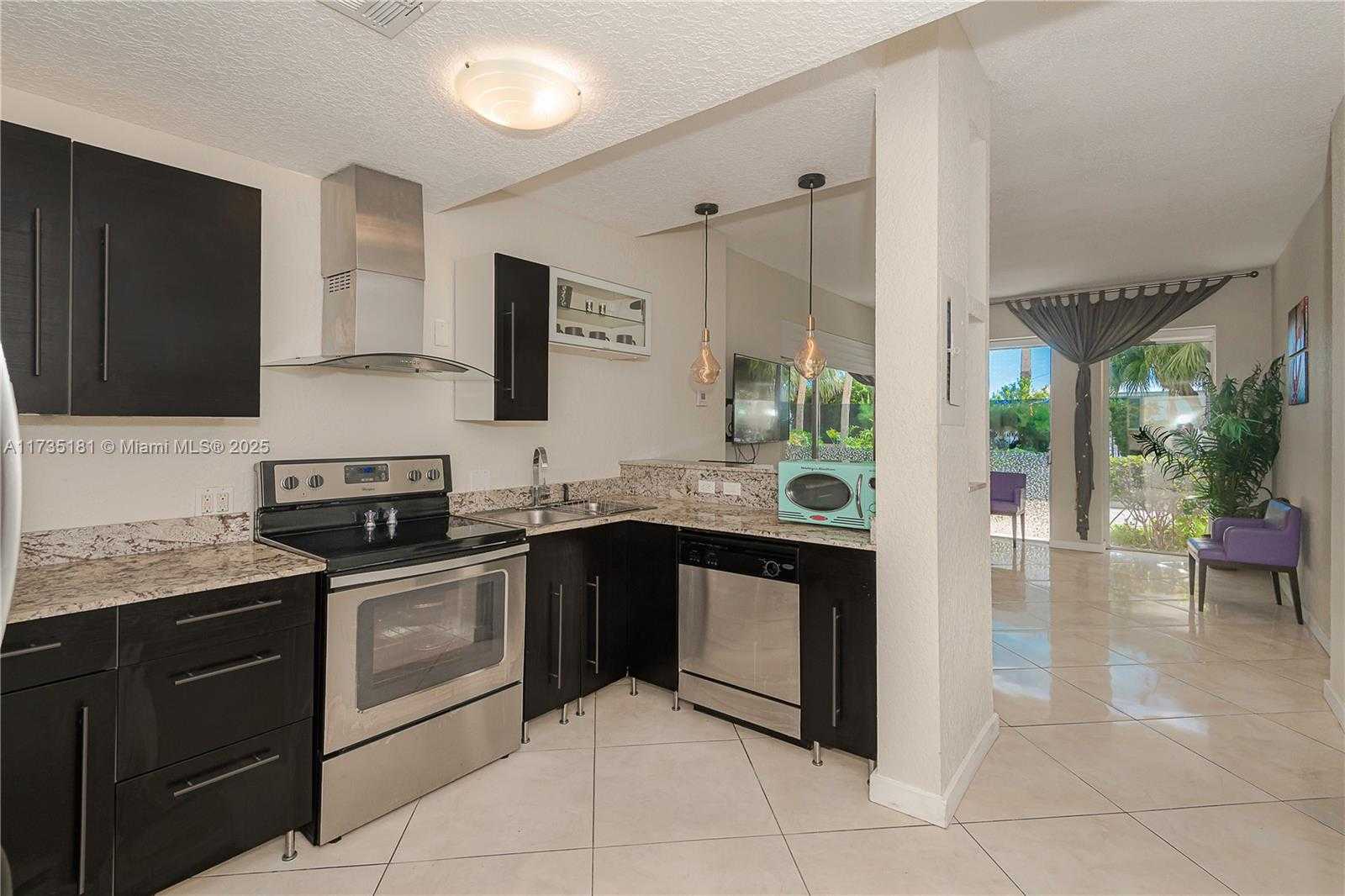 Small Image of 11111 BISCAYNE BLVD #1G/116, Miami Number 2