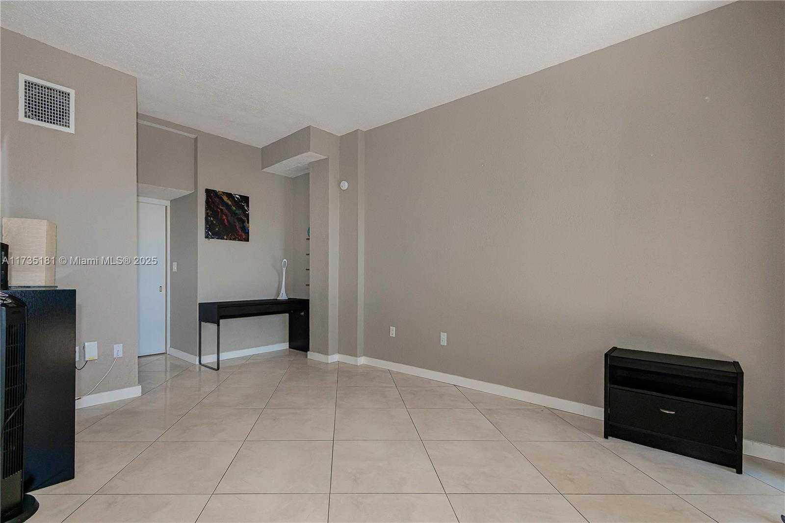 Small Image of 11111 BISCAYNE BLVD #1G/116, Miami Number 20