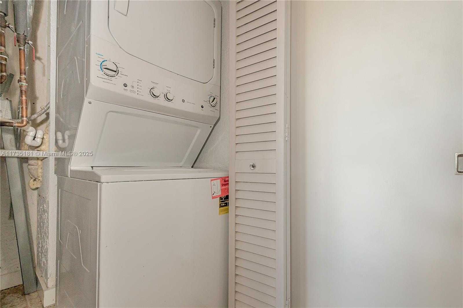 Small Image of 11111 BISCAYNE BLVD #1G/116, Miami Number 5