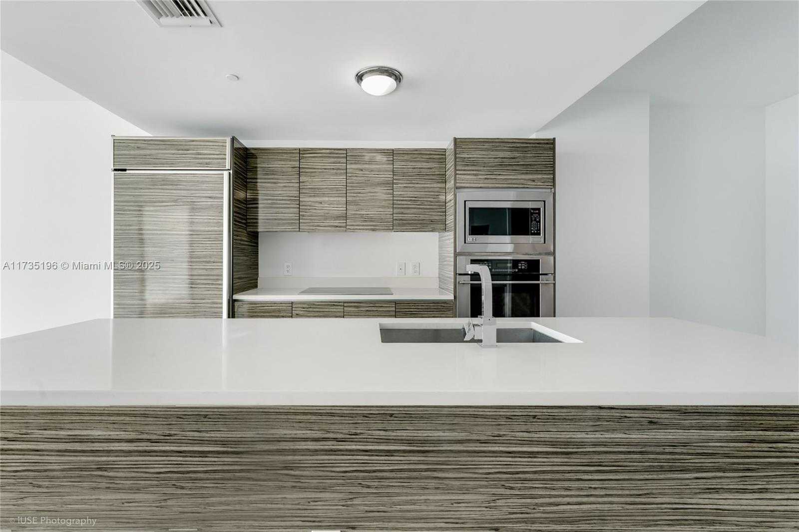 Small Image of 460 NE 28th St, Miami, FL 33137, USA Number 5