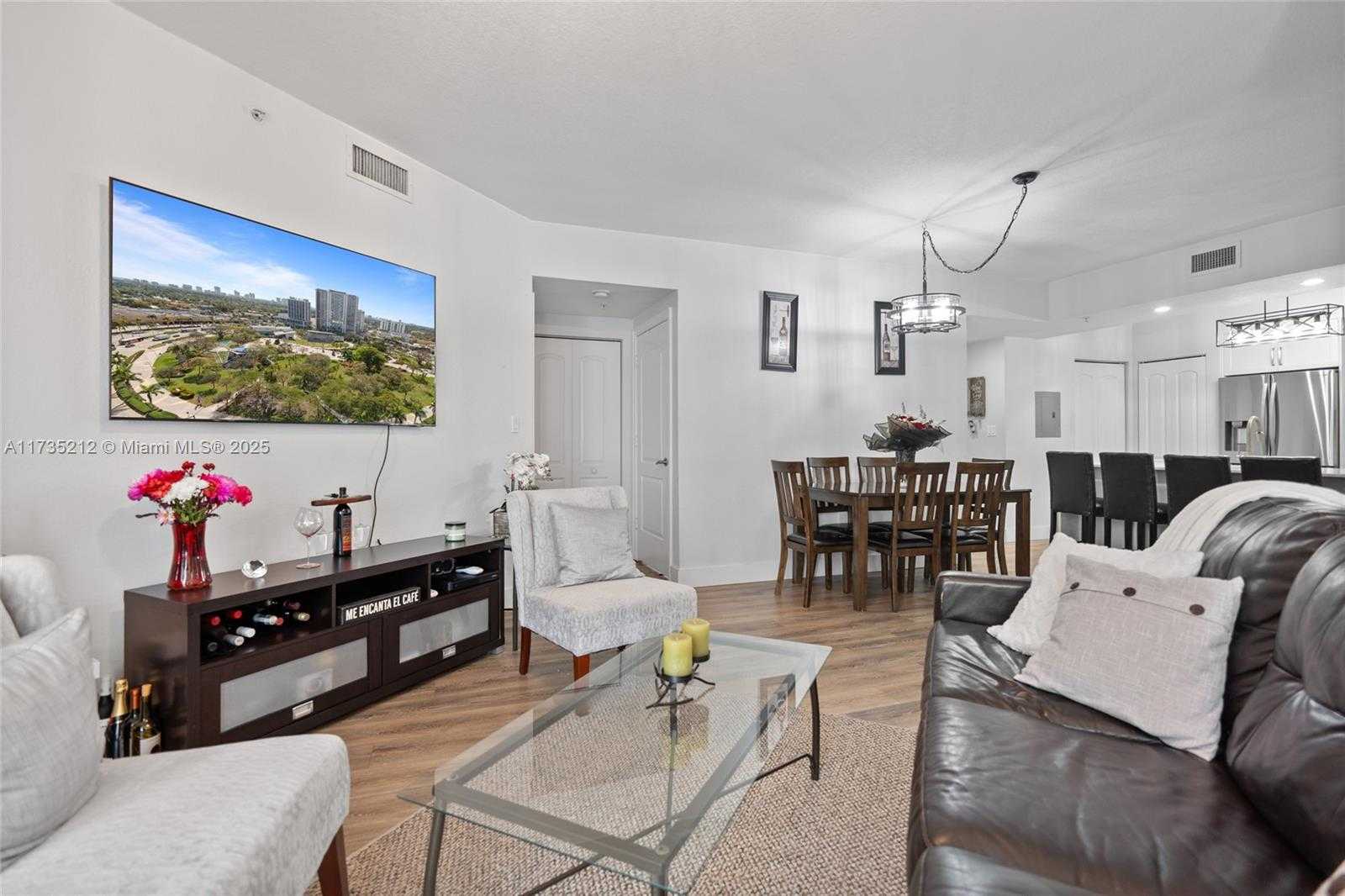 Small Image of 1830 RADIUS DR #820, Hollywood Number 2