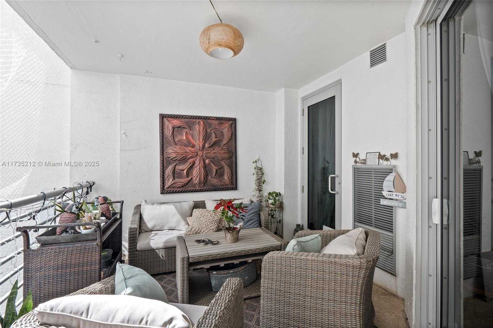 Small Image of 1830 RADIUS DR #820, Hollywood Number 3