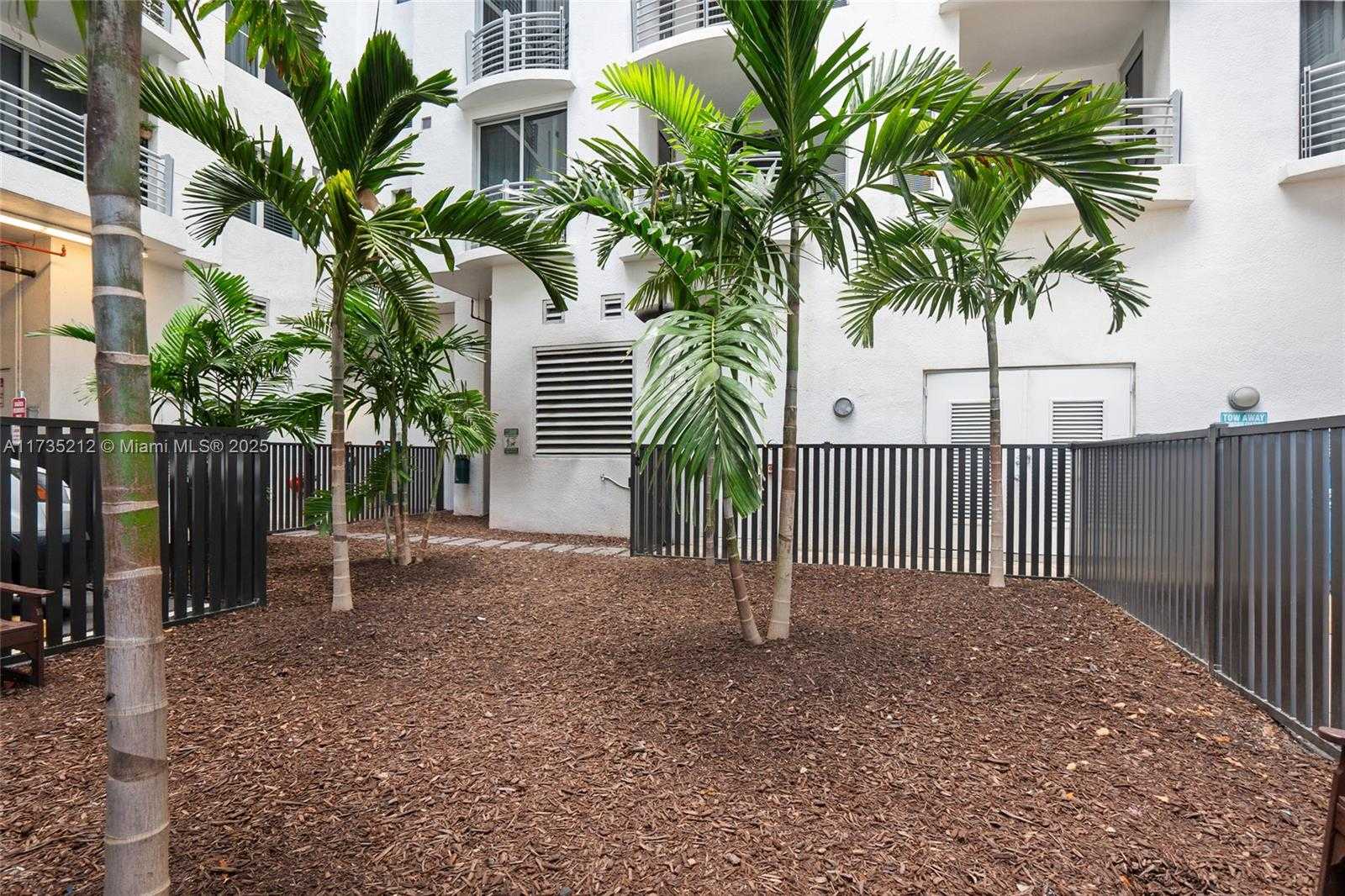 Small Image of 1830 RADIUS DR #820, Hollywood Number 38