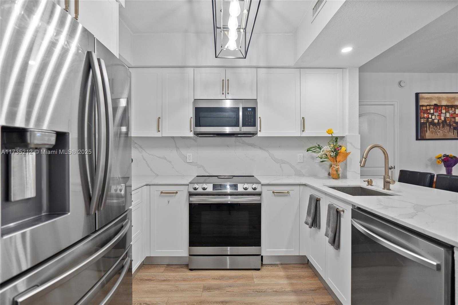 Small Image of 1830 RADIUS DR #820, Hollywood Number 6